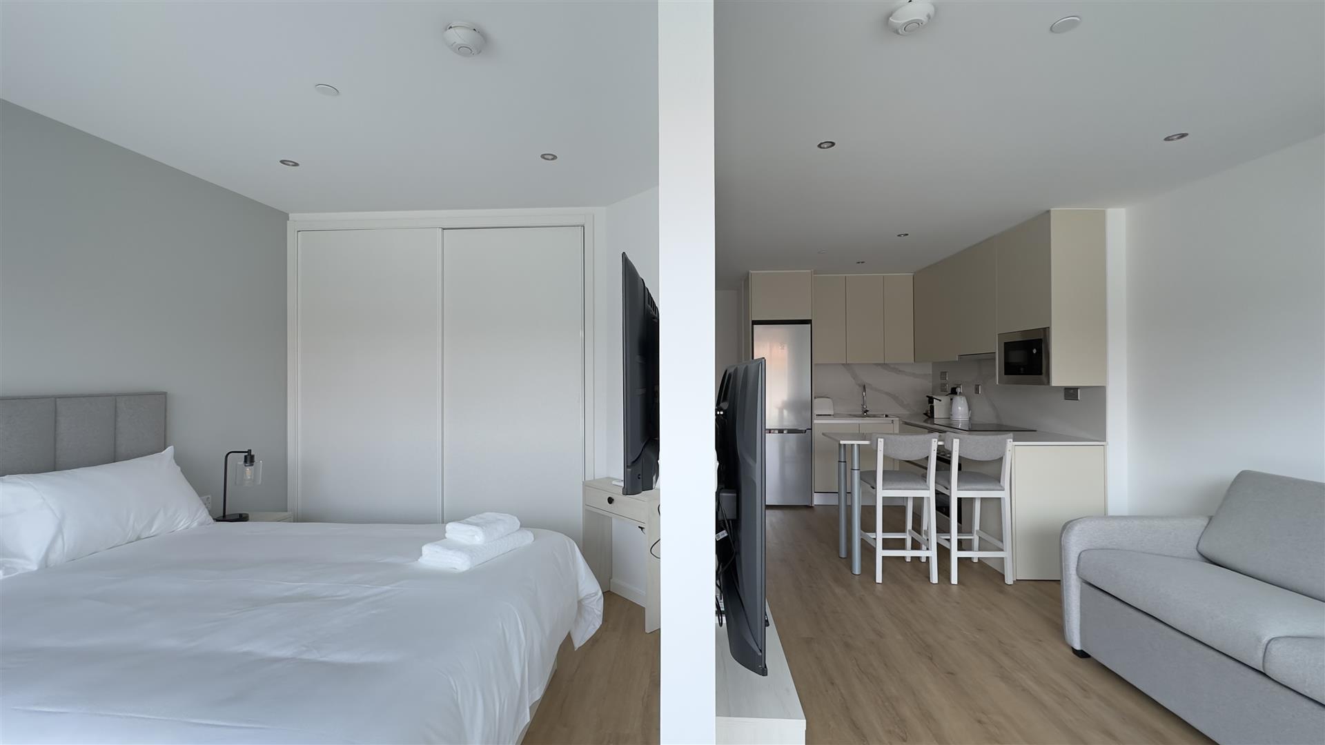  Image of Apartment - 1 Bathrooms for Rental in Victory Suites-Gibraltar, Image 6